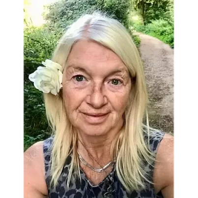 Laura Davis